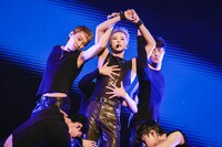 「Spider」をパフォーマンスするHOSHI。(P)&(C) PLEDIS Entertainment)