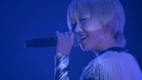 ExWHYZ「iD」ライブ映像より。