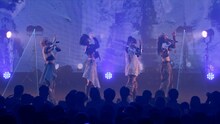 ExWHYZ「iD」ライブ映像より。