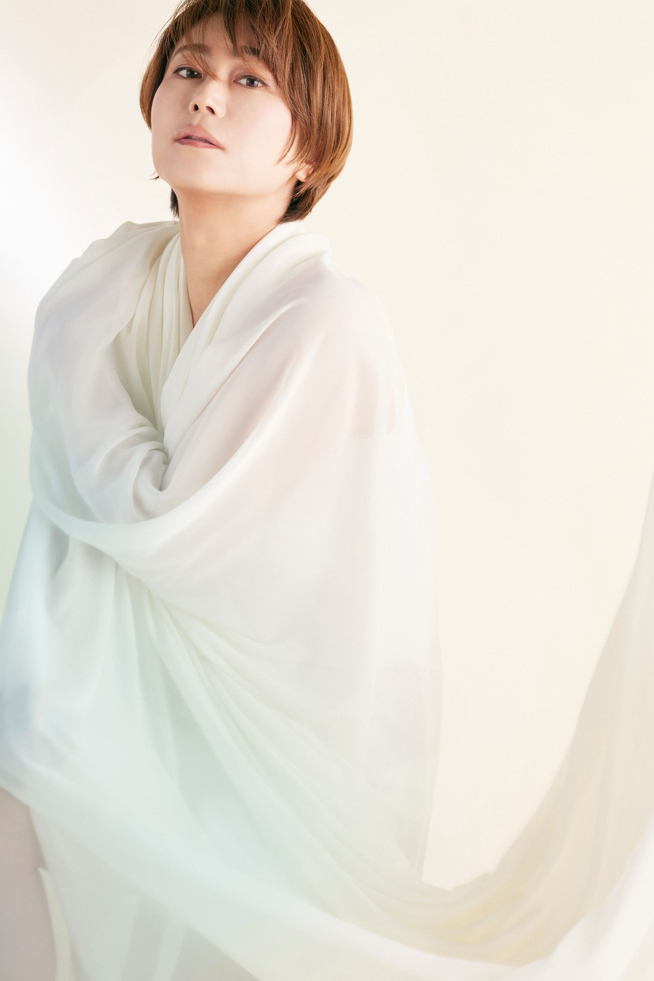 氷川きよし「白睡蓮」ミュージックビデオ公開、松本隆×TAKURO