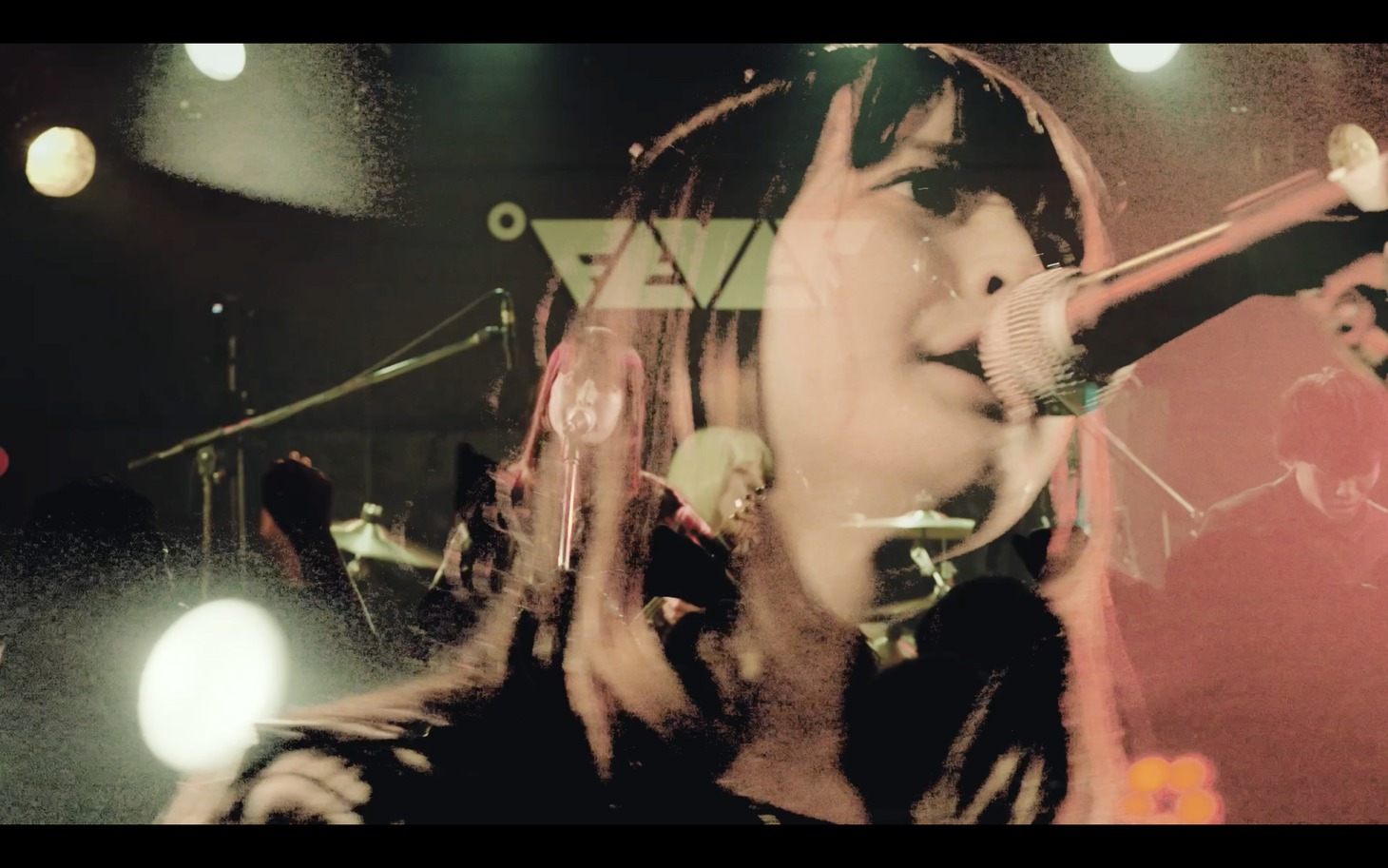 omeme tenten「光」ミュージックビデオより。