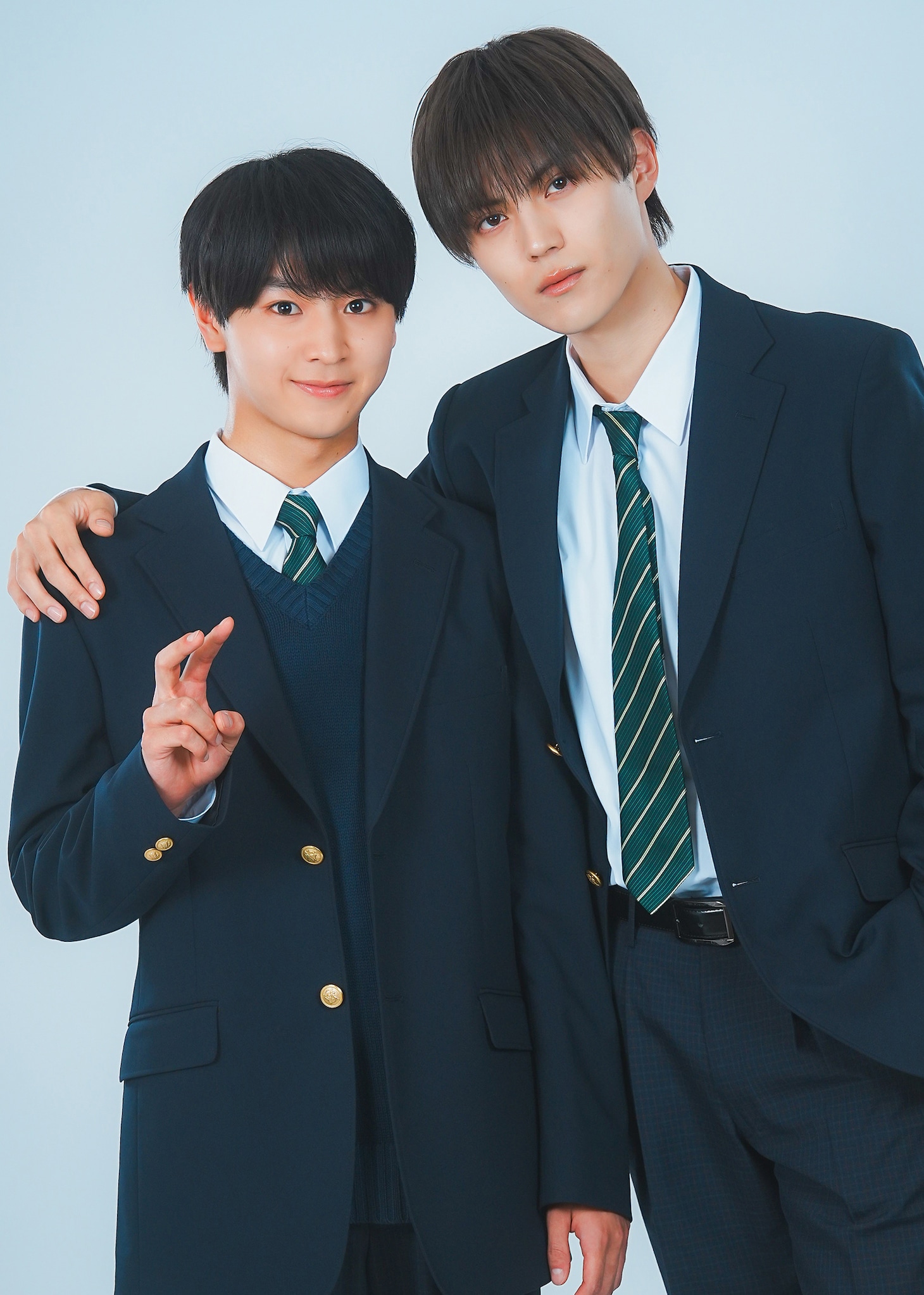 W主演を務める藤本洸大と簡秀吉。