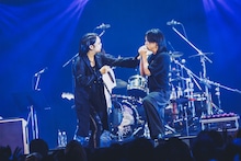 逹瑯（MUCC）と千秋（DEZERT）。