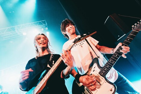 Miyako（DEZERT）とINORAN（LUNA SEA）。