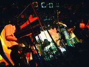 HAPPY（Photo by Kippei）