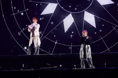 超特急のボーカル、タカシとシューヤ。