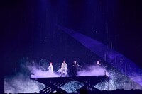 「霖雨」のパフォーマンスの様子。