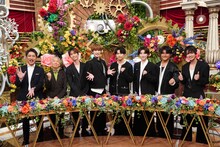 左から小泉孝太郎、堺正章、SixTONES。©︎日本テレビ