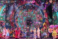 「チャーリーとチョコレート工場」初演時の様子。