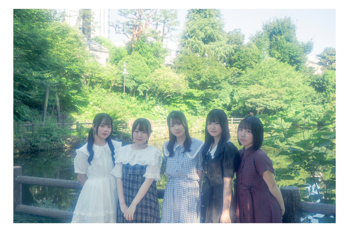 左から都月ゆめ、小宵めみ、雪城とうか、周防七泉、夏葉しおん。