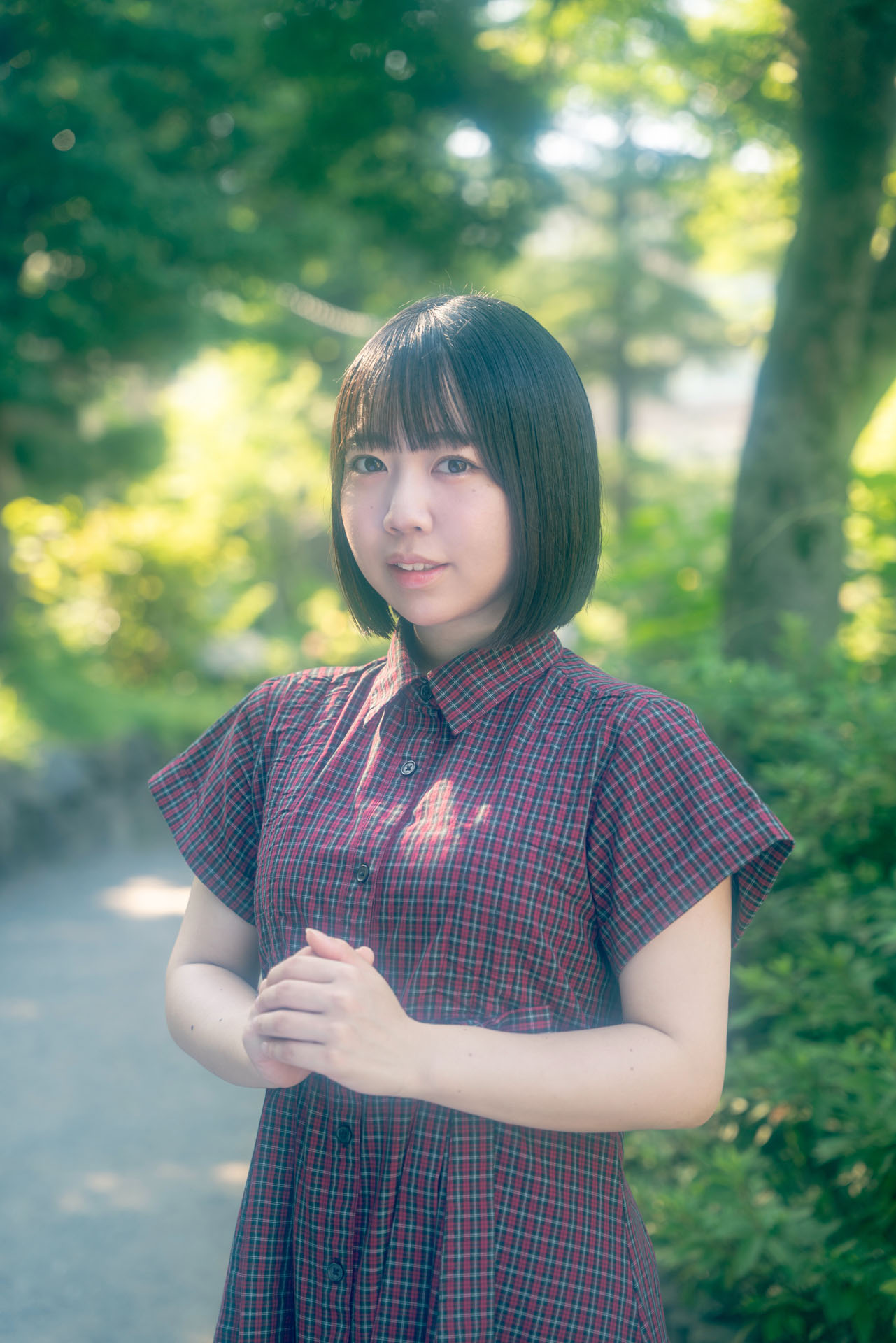 夏葉しおん