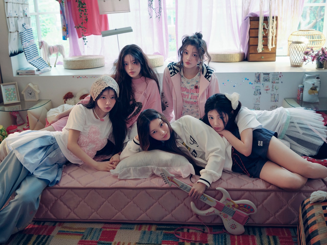 ILLITが恋に落ちた最高の特別感を歌った新曲配信、「全方向美少女」の乃紫が作詞・作曲