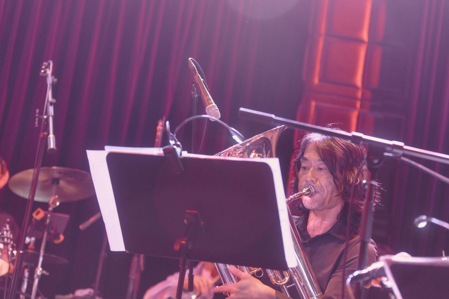 ゴンドウトモヒコ（Euphonium）（Photo by YUKI KAWASHIMA）