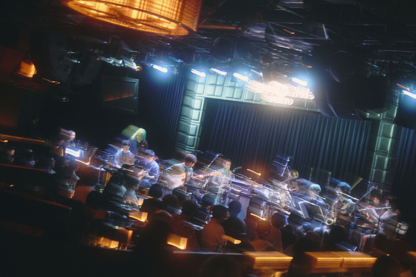 「蓮沼執太フィル × BNT 2025」の様子。（Photo by YUKI KAWASHIMA）