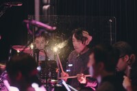 尾嶋優（Dr）（Photo by YUKI KAWASHIMA）