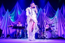 アヴちゃん（Vo）（撮影：森好弘）