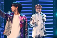 「Billion Beats」のパフォーマンスの様子。