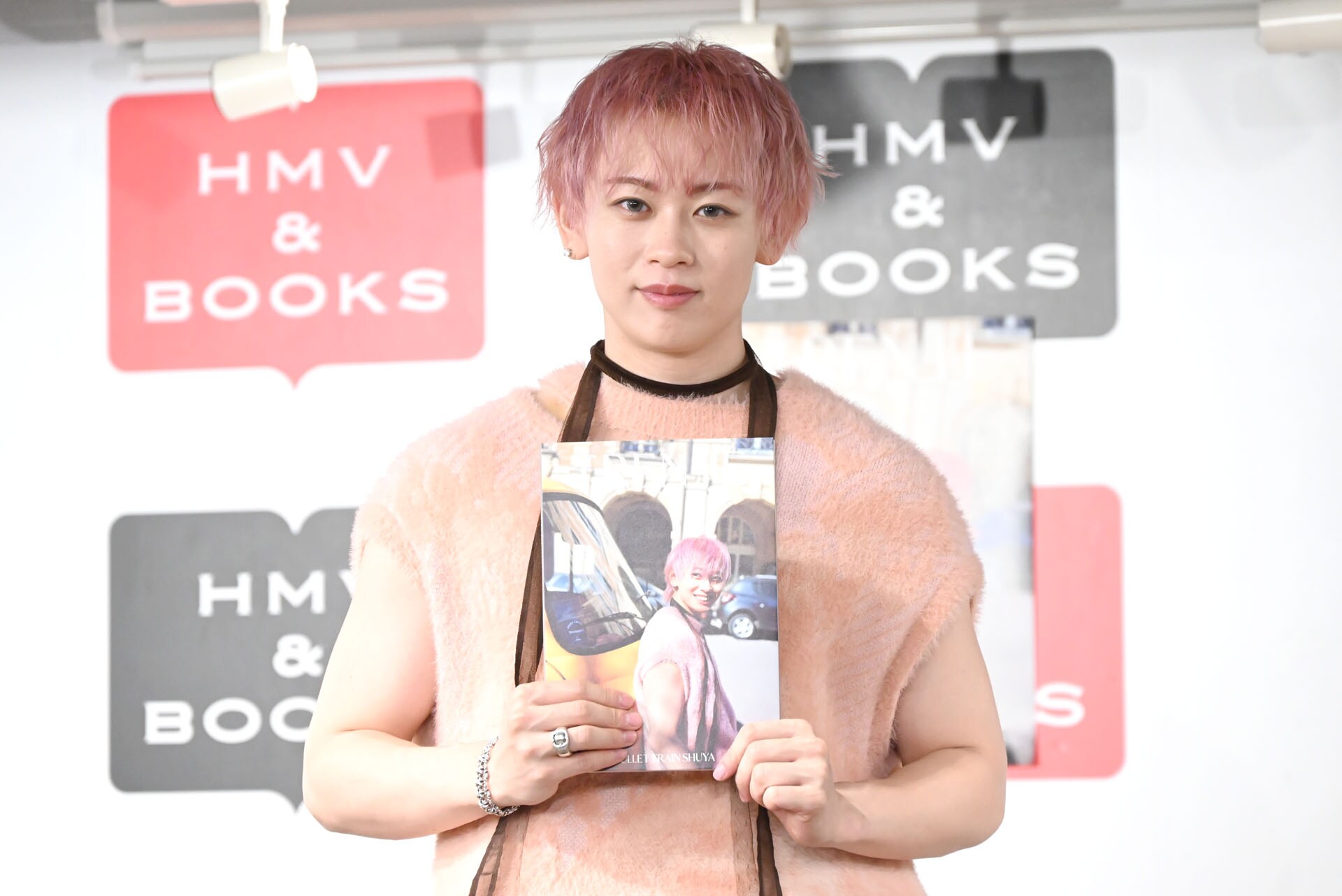 超特急シューヤ「やりたいを体現」こだわりの1st写真集、ユーキとハル