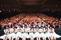 「STU48 Live Tour 2025～傷つくことが青春だ～」東京・ヒューリックホール東京8月10日公演で撮影された集合写真。©STU/KING RECORDS