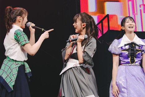 左から希山愛、上田理子、春乃きいな。（撮影：清水舞）