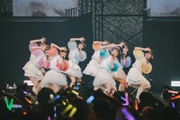 「ばってん少女隊10周年記念ライブ」の様子。（撮影：清水舞）