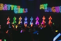 「ばってん少女隊10周年記念ライブ」の様子。（撮影：清水舞）