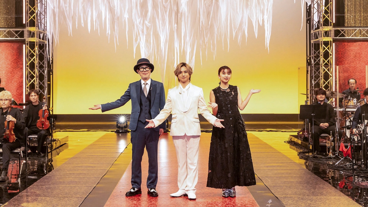 左からリリー・フランキー、堂本光一、上白石萌歌。（写真提供：NHK）