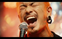 WANIMA「トビウオ」ミュージックビデオより。