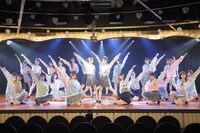 AKB48のパフォーマンスの様子。