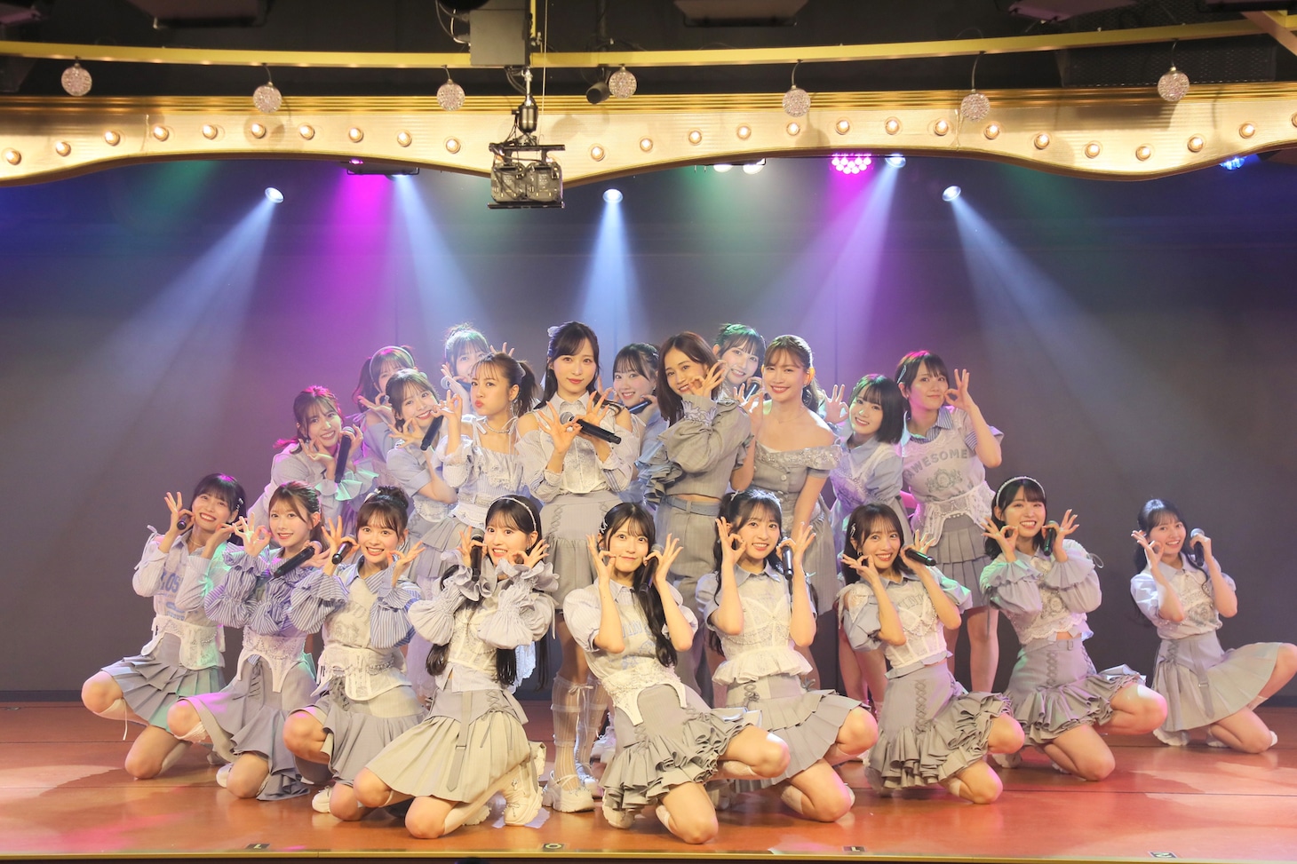 AKB48のパフォーマンスの様子。