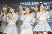 人気画像5位は「AKB48武道館ライブに前田敦子、大島優子、高橋みなみ、小嶋陽菜、指原莉乃、柏木由紀、板野友美ら豪華OGメンバー出演」より、生配信企画「卒業生も現役も大集合!AKB48 20周年記念シングル発売SP」の様子。