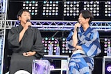 トーク中の大森南朋(左)、相葉雅紀(右)。©テレビ朝日・東映