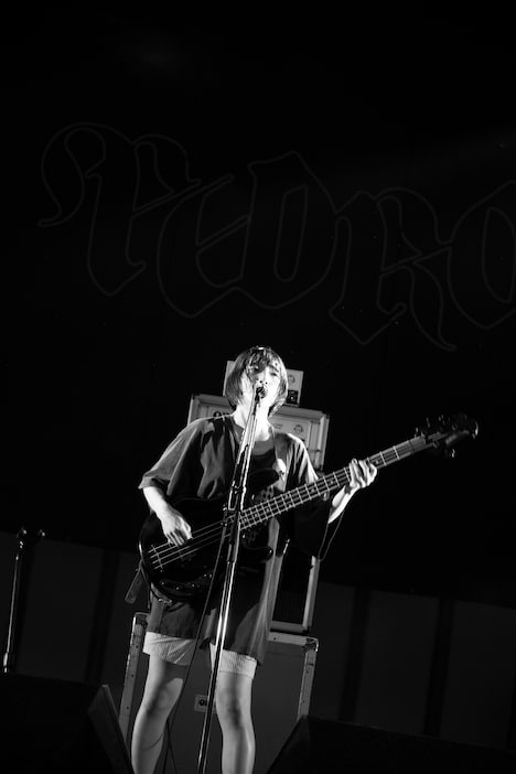 アユニ・D（B, Vo）（Photo by sotobayashi kenta）