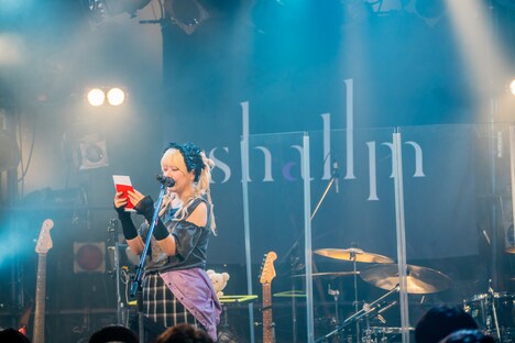 「shallm 1st LIVE TOUR 2025 一揆」の様子。（撮影：飛鳥井里奈）