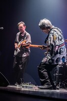 左から向井秀徳、吉兼聡。（撮影：曽我美芽）