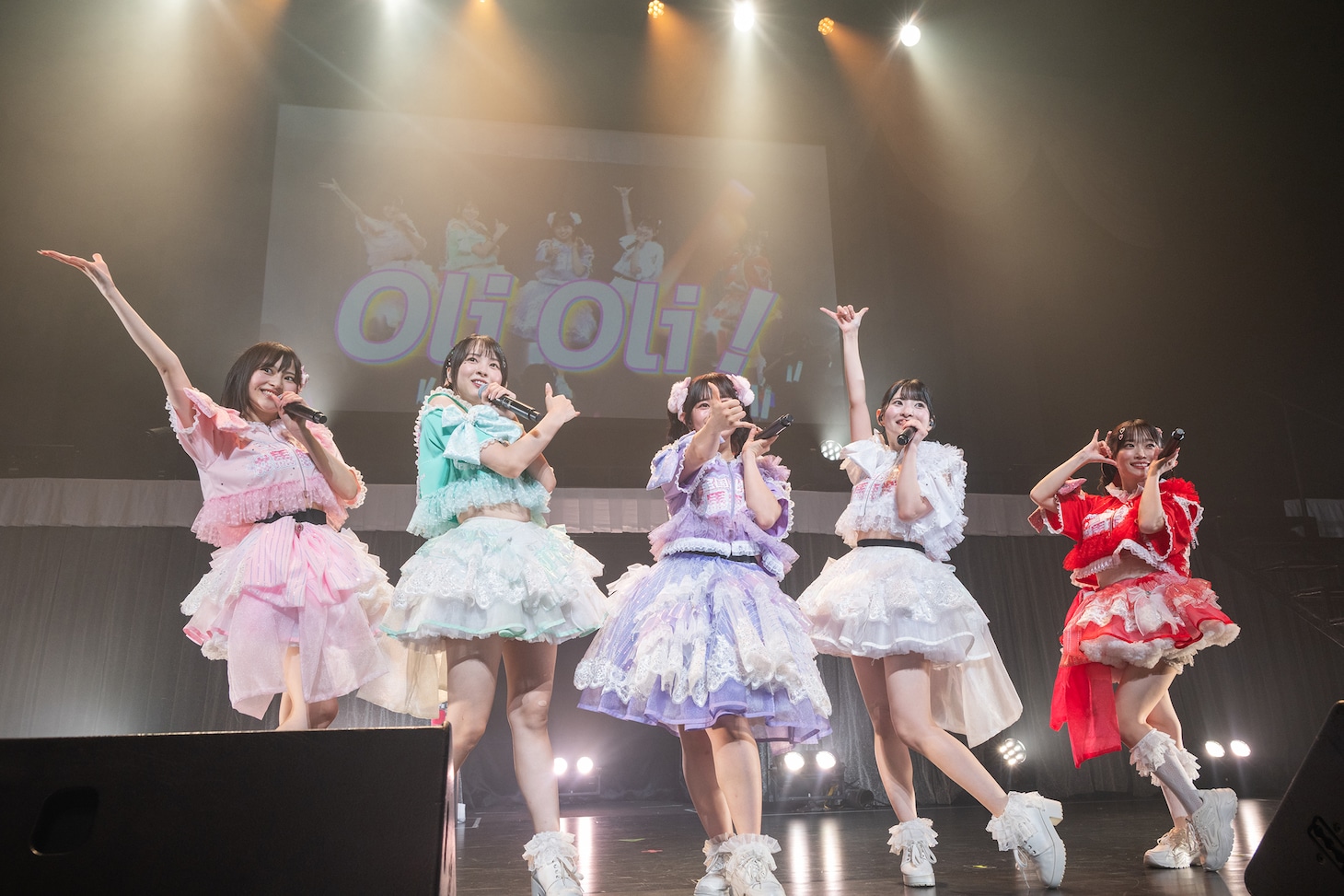 新曲「Oli Oliサマー！」を初披露する#ババババンビ。