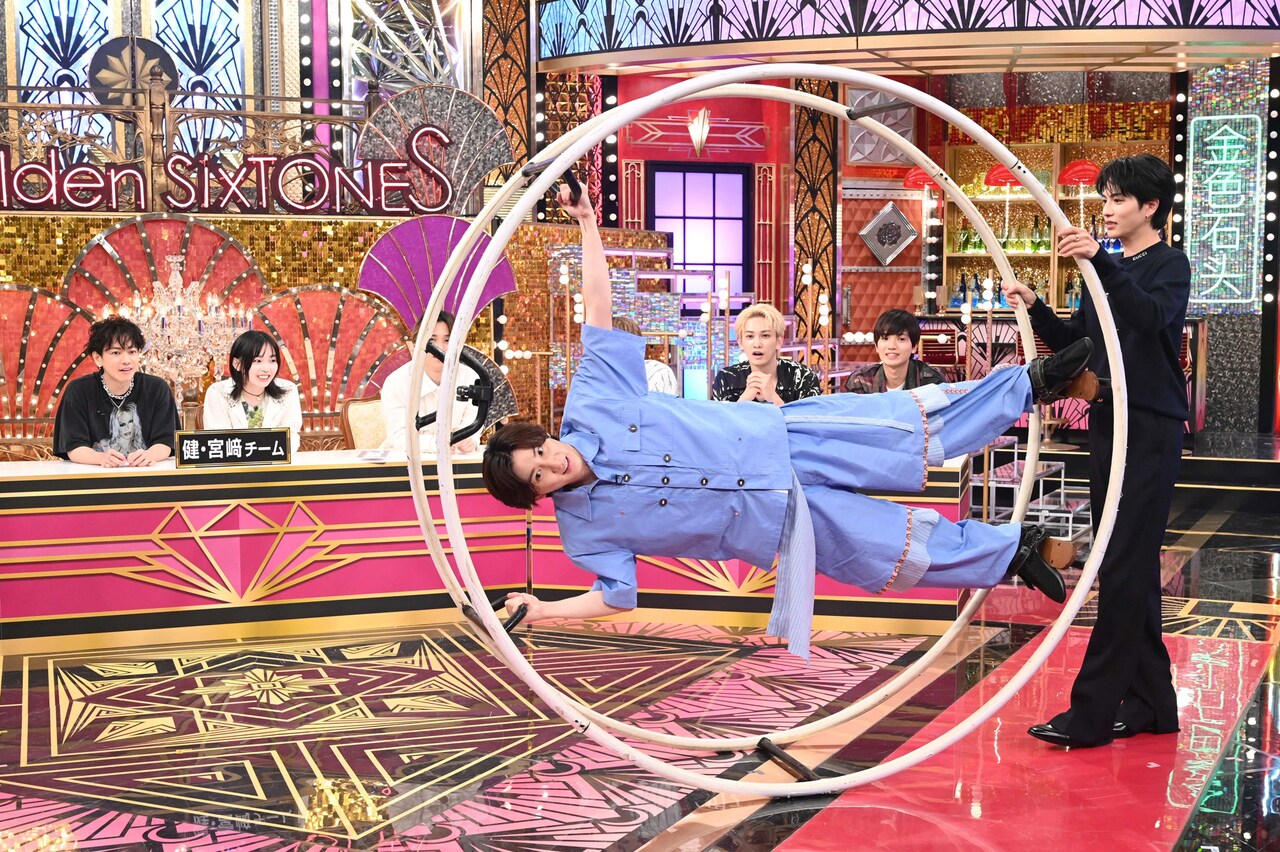 くるくる回転する京本大我（前）。 - SixTONES冠番組に佐藤健ら