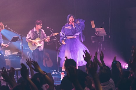 「三月のパンタシア 10th ANNIVERSARY LIVE 2025 -多彩透明なブルーだった-」の様子。（撮影：大庭元）