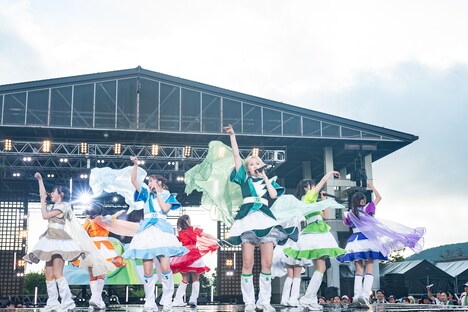 私立恵比寿中学「FAMIEN2025」初日公演の様子。