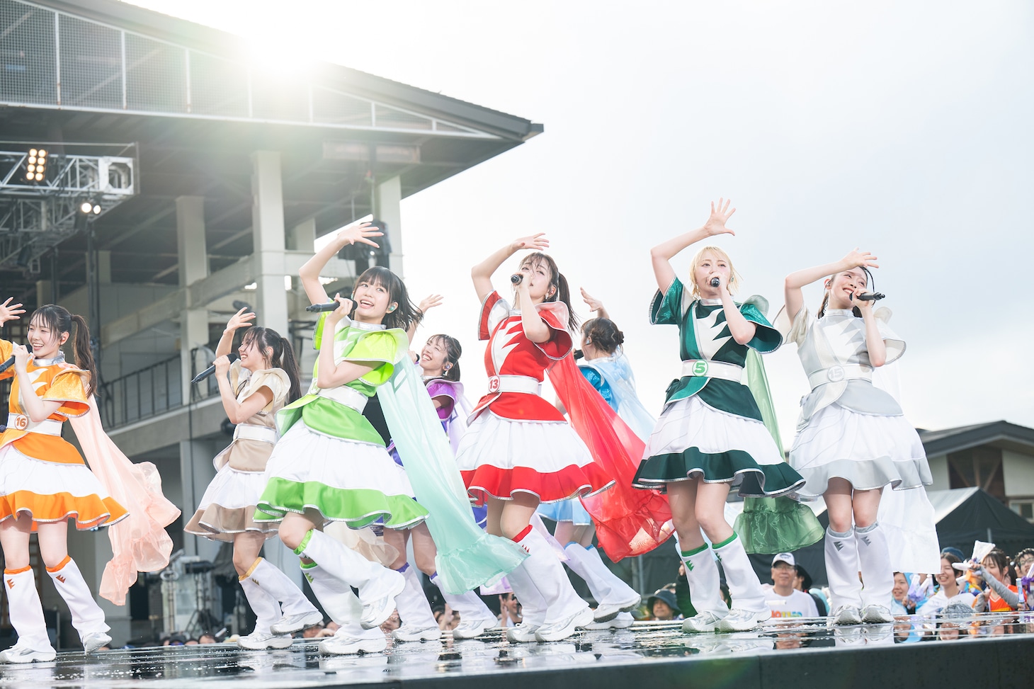 私立恵比寿中学「FAMIEN2025」初日公演の様子。