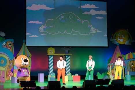 左から松井ケムリ（令和ロマン）、二階堂高嗣（Kis-My-Ft2）、猪俣周杜（timelesz）。