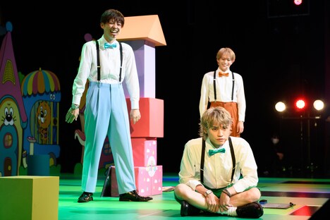 左から河井ゆずる（アインシュタイン）、二階堂高嗣（Kis-My-Ft2）、松倉海斗（Travis Japan）。