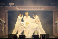 Vaundy「しわあわせ」のダンスパフォーマンスの様子。