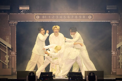 Vaundy「しわあわせ」のダンスパフォーマンスの様子。