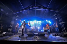 DYGL ©RISING SUN ROCK FESTIVAL（撮影：佐藤健太郎）