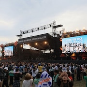 石狩湾を熱狂で包んだ25回目の夜明け、「RISING SUN ROCK FESTIVAL 2025 in EZO」2日間をレポート