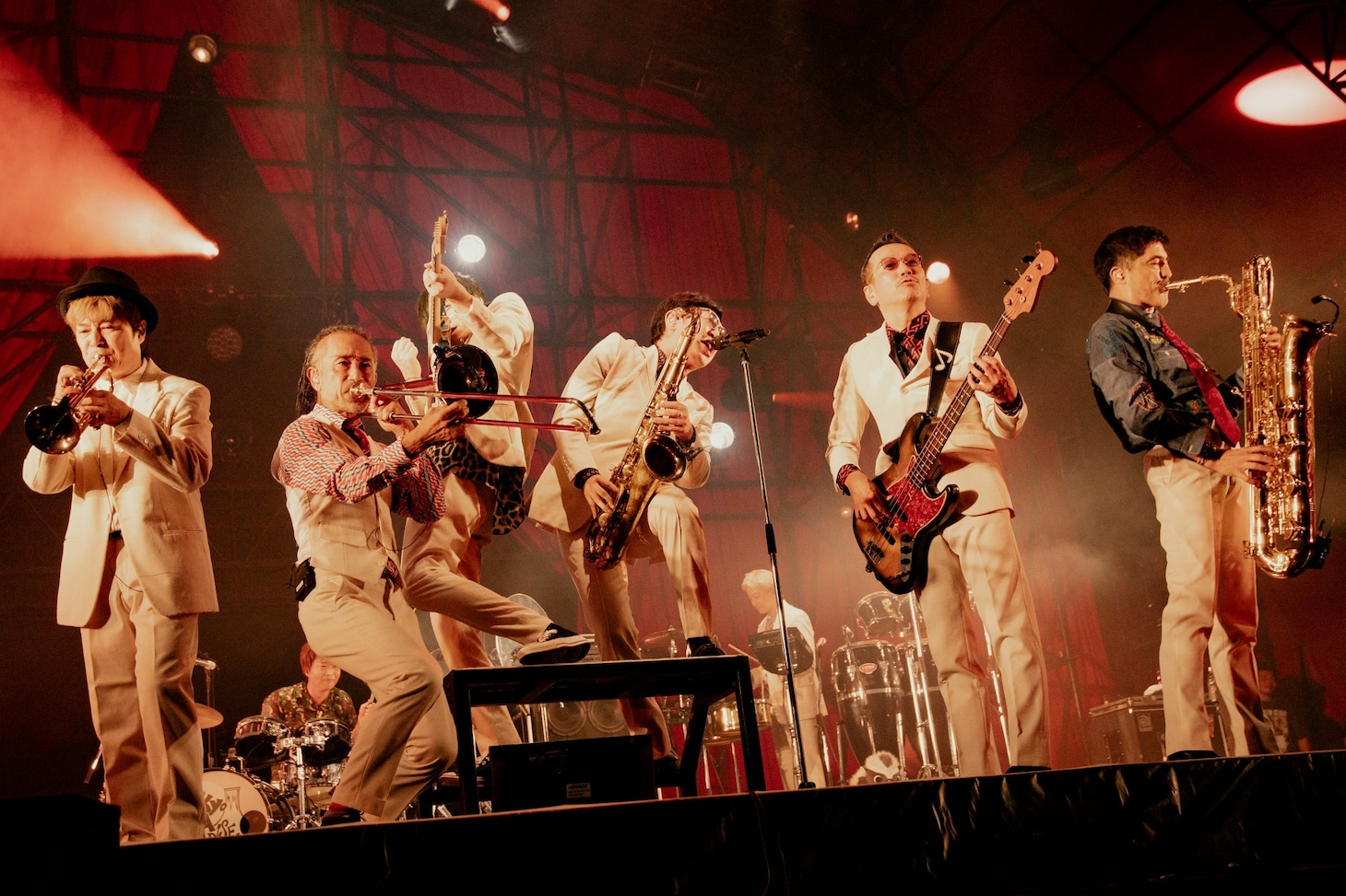 石狩湾を熱狂で包んだ25回目の夜明け、「RISING SUN ROCK FESTIVAL 2025 in EZO」2日間をレポート