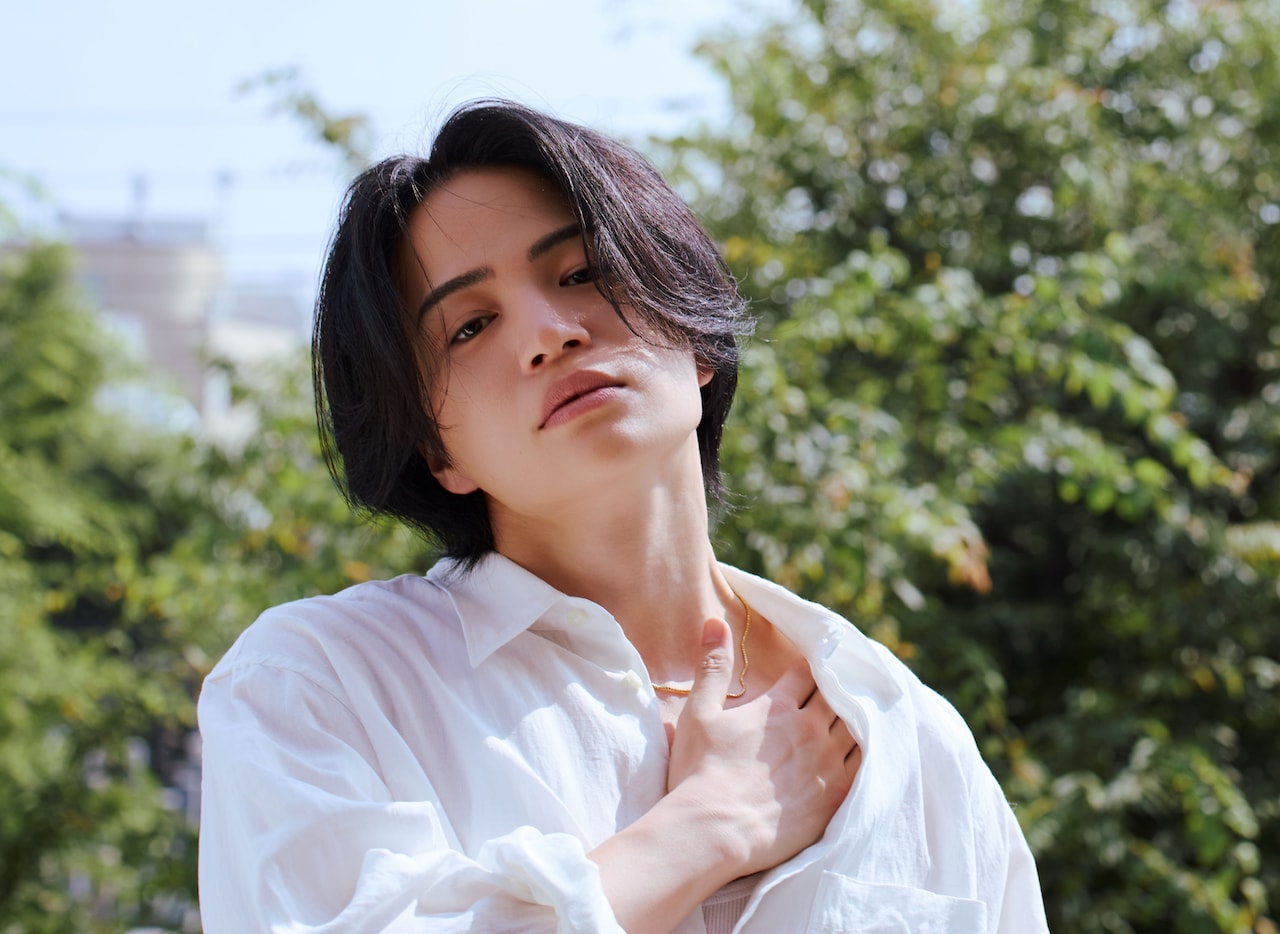 菊池風磨　公式写真154枚 菊池風磨の1st写真集発売、テーマは「大人の夏休み」「内に