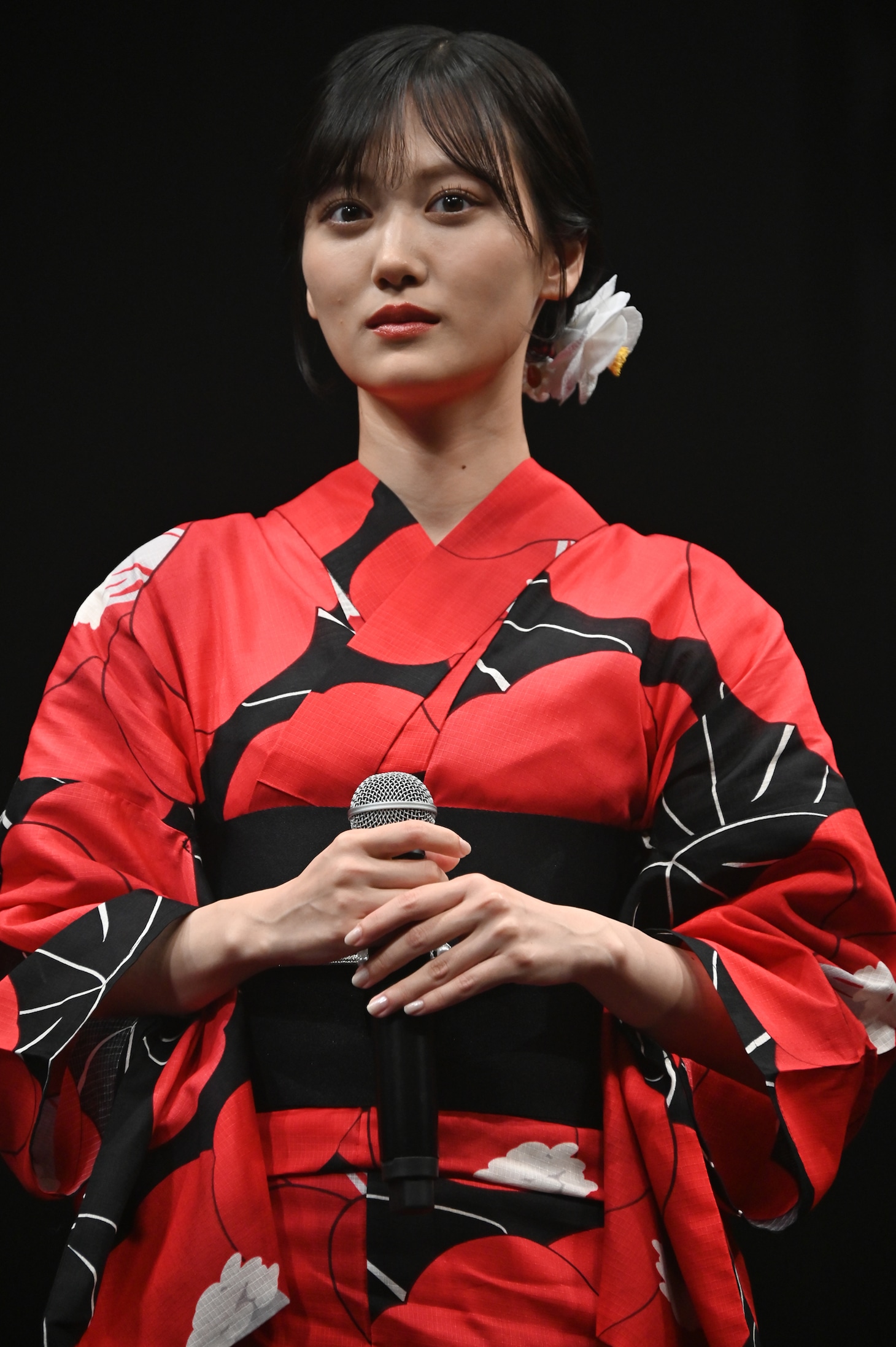 山下美月