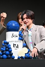 “ペプチドケーキ”と藤牧京介。